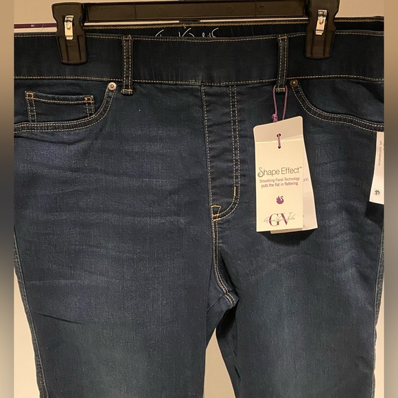 Plus Size Gloria Vanderbilt Shape Effect Capri Pants - Picture 6 of 8